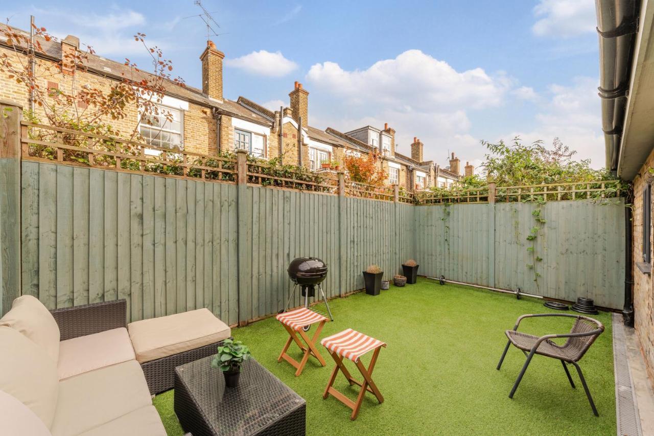 Three-Bedroom Bliss In London Town Dış mekan fotoğraf