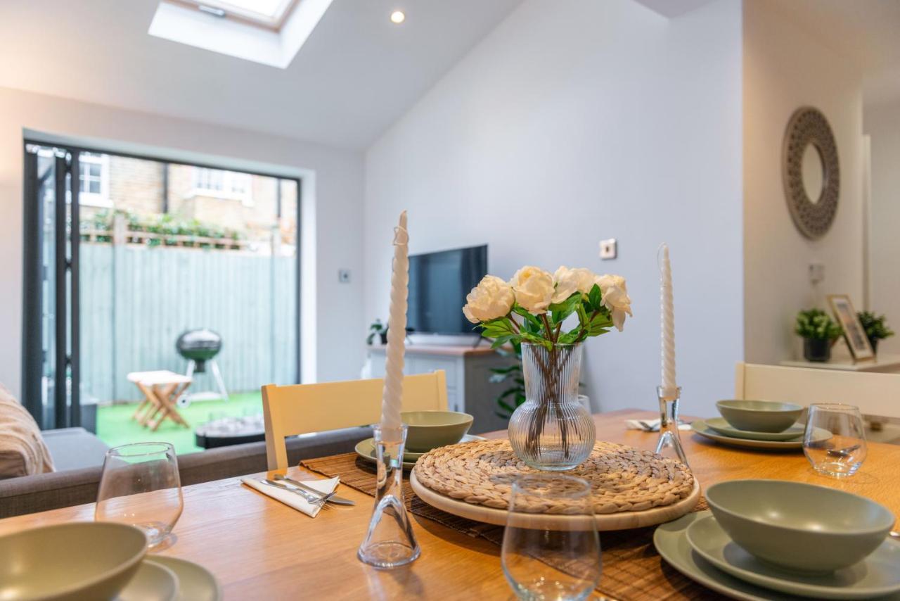 Three-Bedroom Bliss In London Town Dış mekan fotoğraf