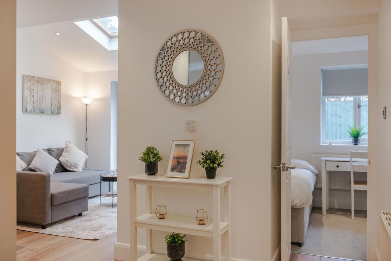 Three-Bedroom Bliss In London Town Dış mekan fotoğraf