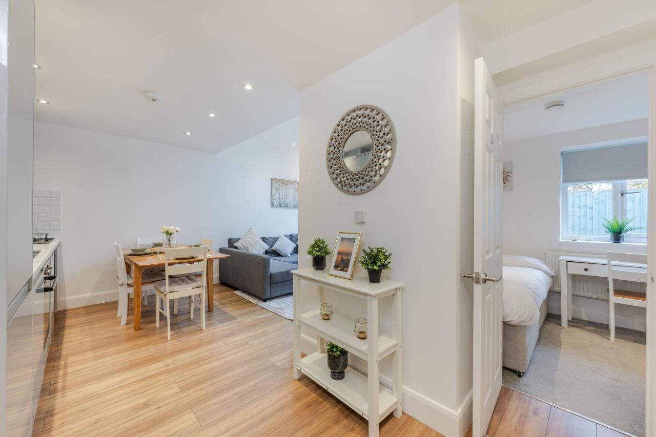Three-Bedroom Bliss In London Town Dış mekan fotoğraf