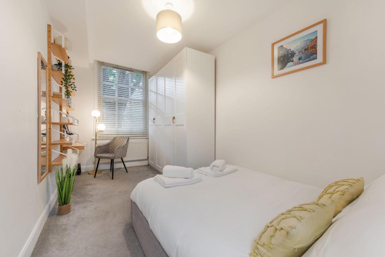 Three-Bedroom Bliss In London Town Dış mekan fotoğraf