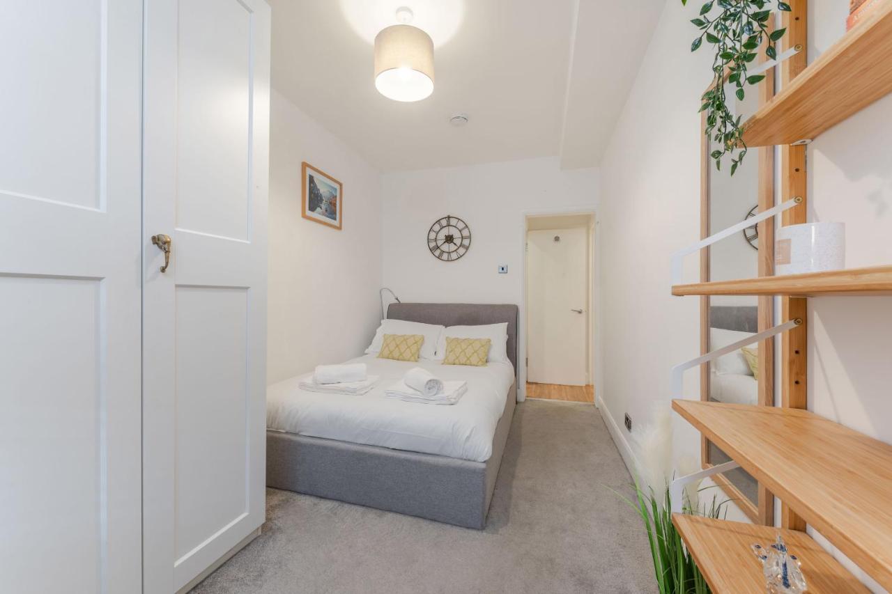 Three-Bedroom Bliss In London Town Dış mekan fotoğraf